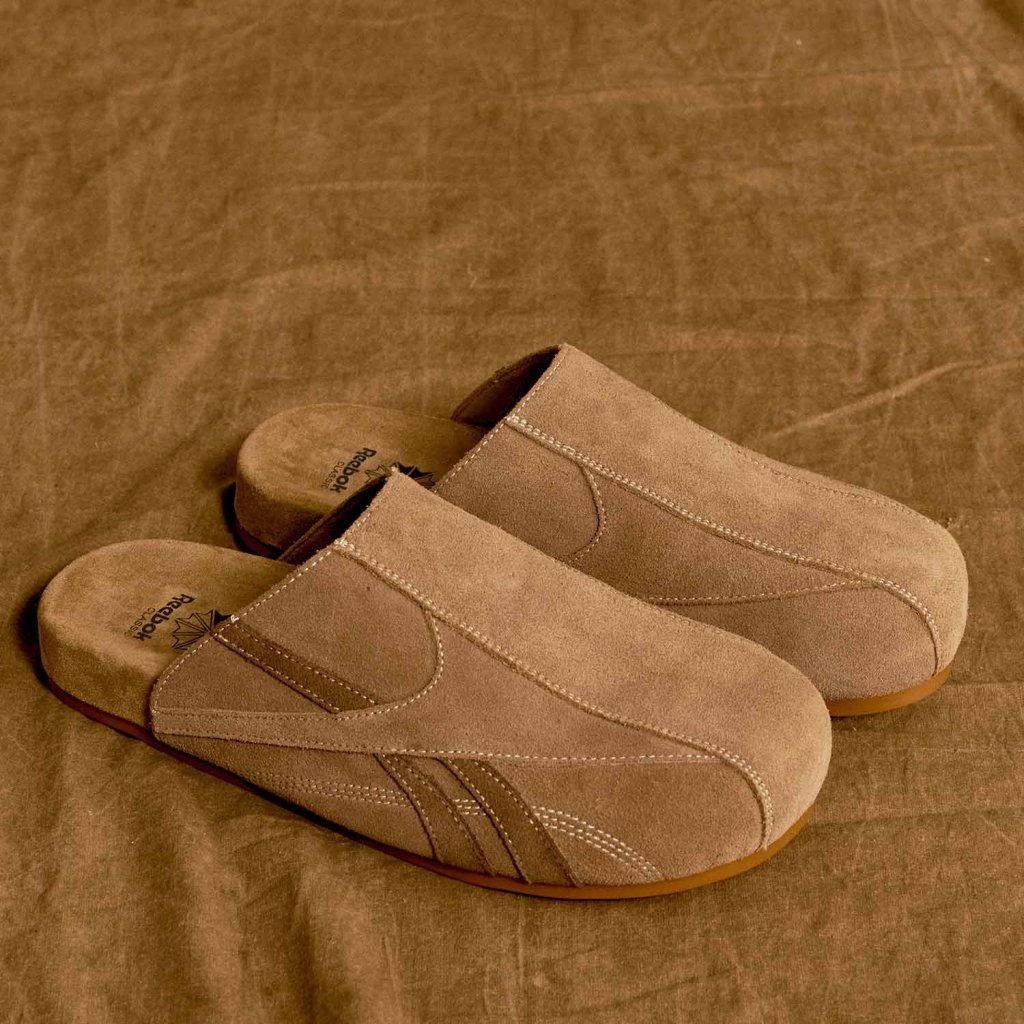 Classic Mule in suede by Reebok