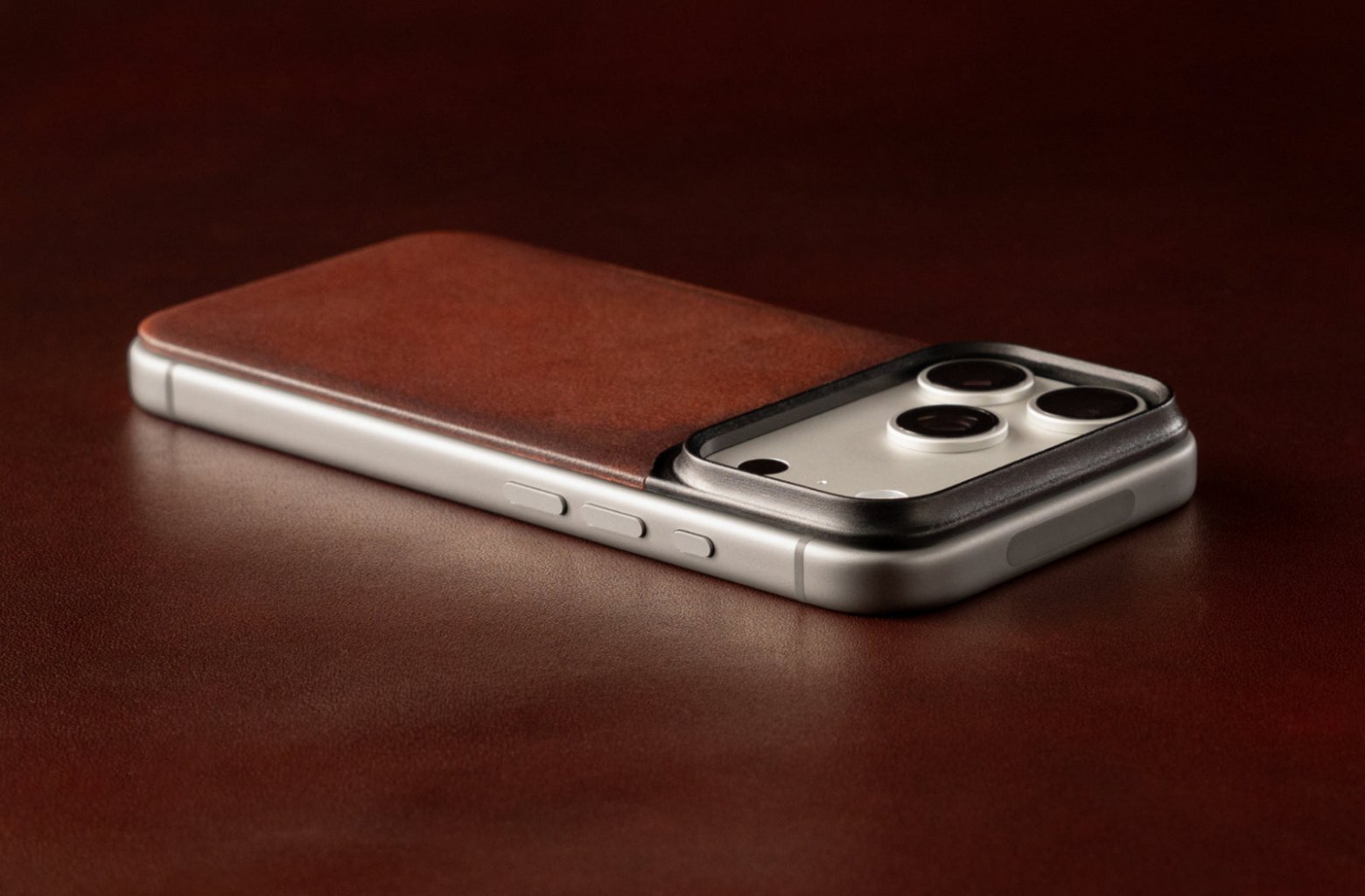 Nomad Mag Leather Back for the iPhone 18 Pro 