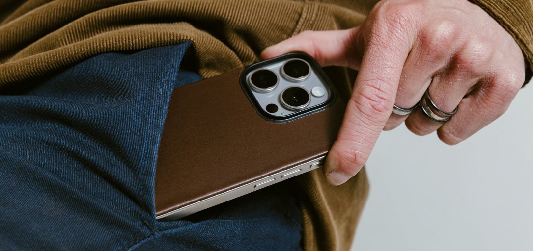 image of Nomad Magnetic Leather Back iPhone Case