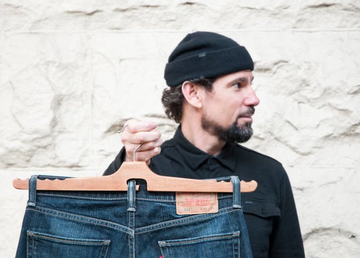 image of The Saldebus Jeans Hanger – The perfect way to hang your jeans