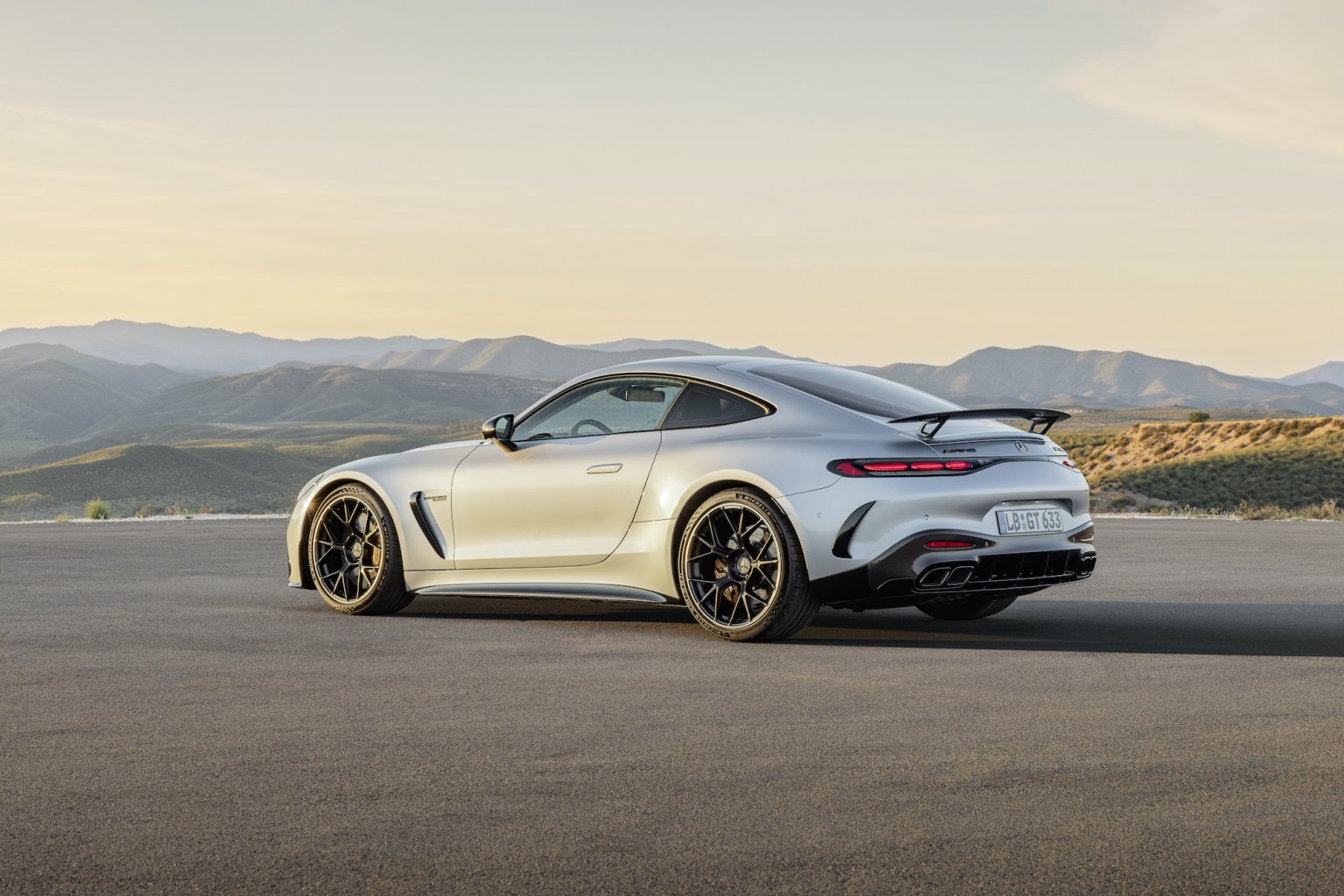 Photo 2 of 2024 Mercedes-AMG GT Coupé