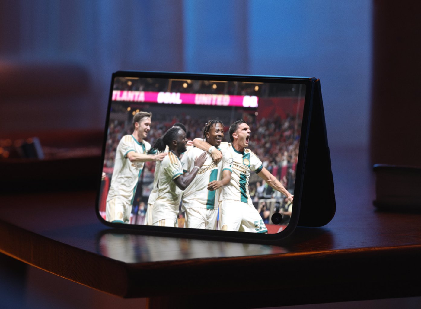 Photo 2 of iPhone Duo – the first foldable phone by Apple
