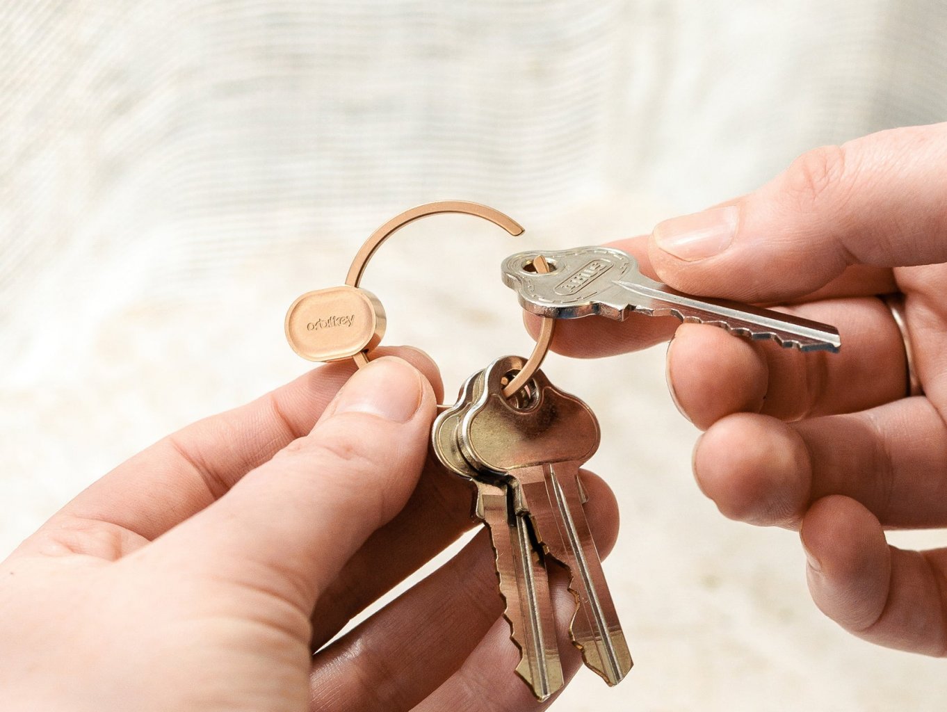 Photo 2 of Orbitkey Ring v2 – quick release keyring